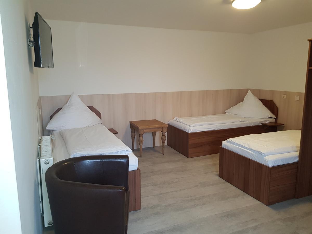 Pension Im Bett Nuremberg Ngoại thất bức ảnh